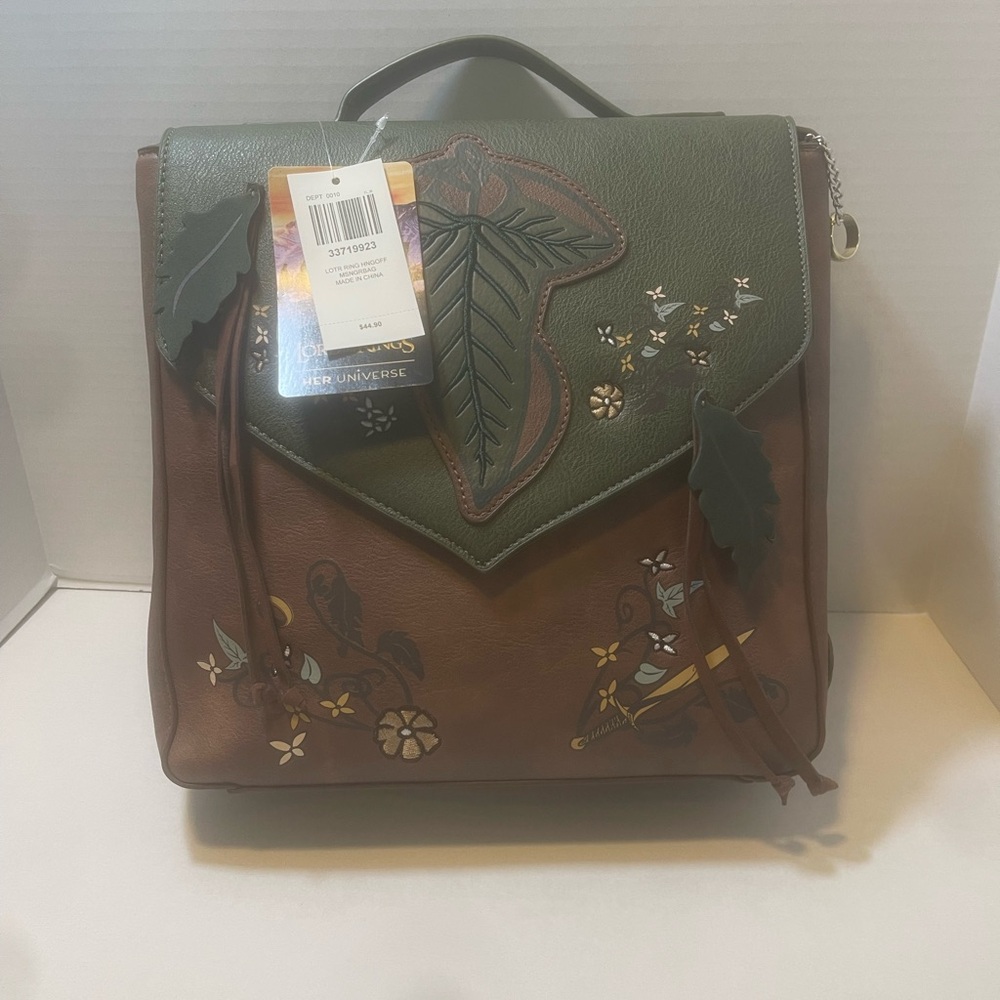 Her Universe The Lord Of The Rings Lorien Leaf Messenger
Bag - Picture 6 of 7